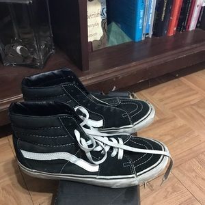 Black and white vans sk8 hi’s